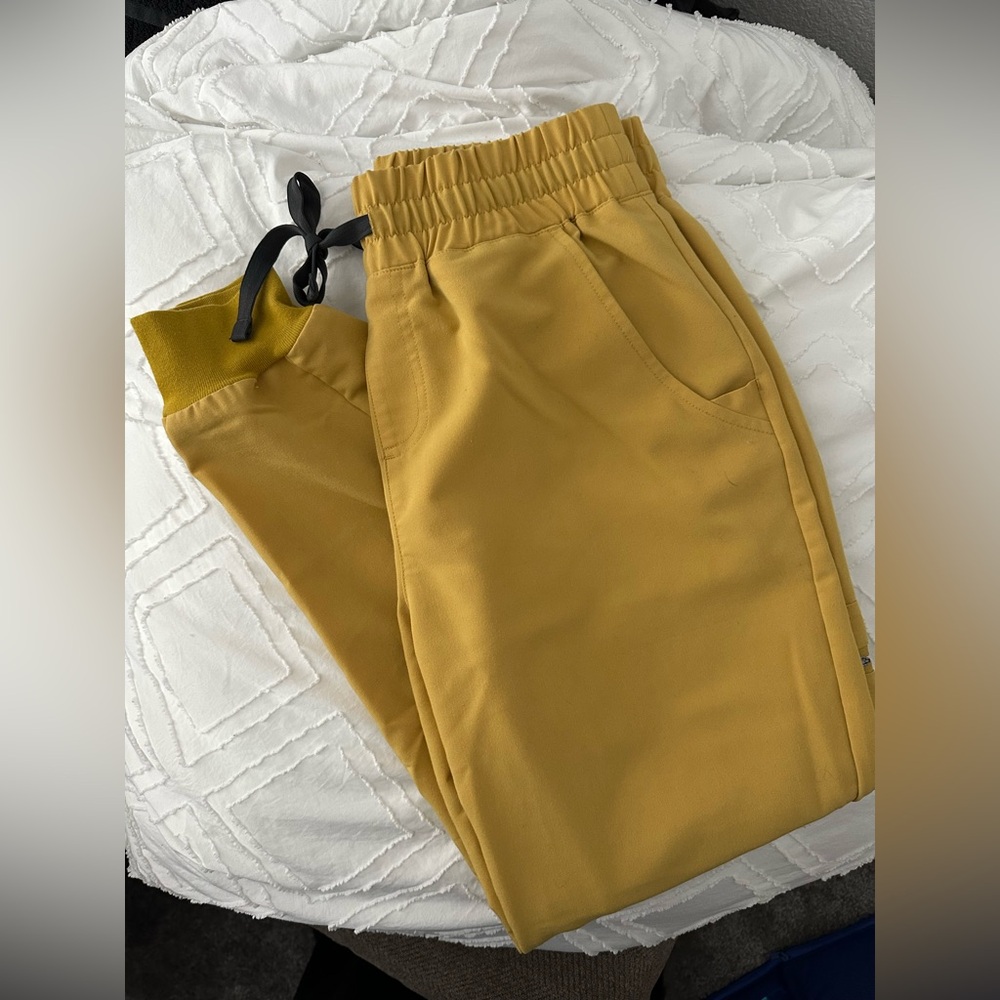 Light Gold Figs Joggers